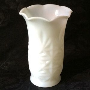 Milk Glass Vase w/ Scalloped Edges 5 1/2” Tall